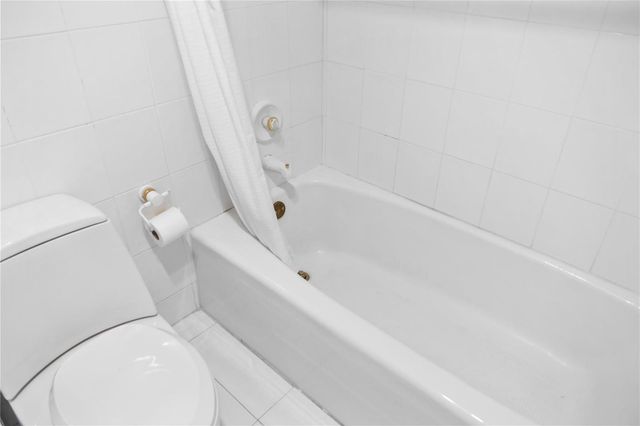 20505 E Country Club Drive Ph33, Aventura, FL 33180