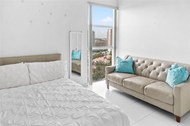 20505 E Country Club Drive Ph33, Aventura, FL 33180