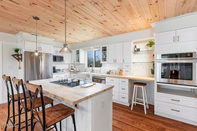 508 Woodhaven Drive, Johnson City, TN 37604