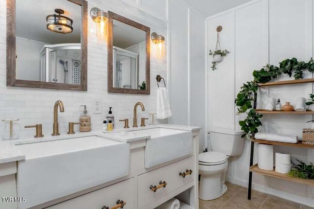 508 Woodhaven Drive, Johnson City, TN 37604