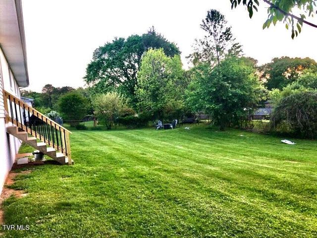 508 Woodhaven Drive, Johnson City, TN 37604