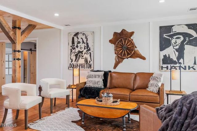 508 Woodhaven Drive, Johnson City, TN 37604