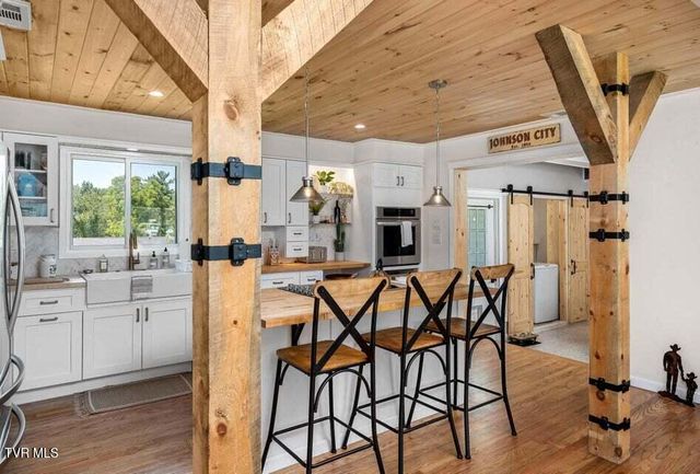 508 Woodhaven Drive, Johnson City, TN 37604