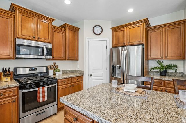 5939 W BIRCH WATER LN, West Jordan, UT 84081