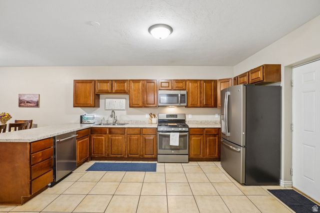 5939 W BIRCH WATER LN, West Jordan, UT 84081