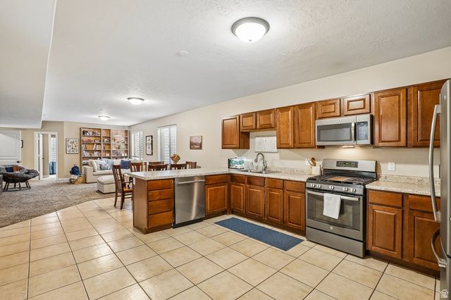 5939 W BIRCH WATER LN, West Jordan, UT 84081