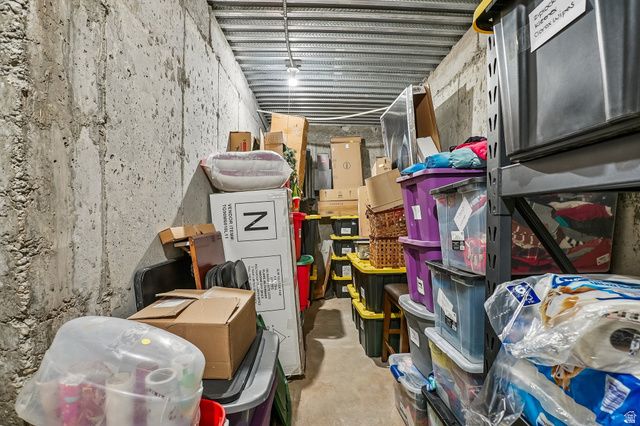 5939 W BIRCH WATER LN, West Jordan, UT 84081