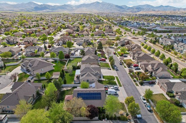 5939 W BIRCH WATER LN, West Jordan, UT 84081