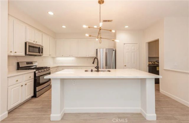 12 Three Rivers, Irvine, CA 92602