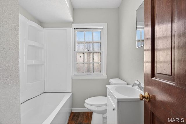 6713 Kenwood Drive, Normandy, MO 63121