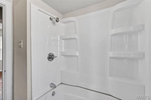 6713 Kenwood Drive, Normandy, MO 63121