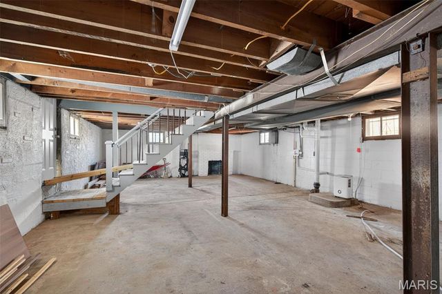 6713 Kenwood Drive, Normandy, MO 63121