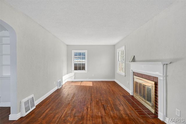 6713 Kenwood Drive, Normandy, MO 63121