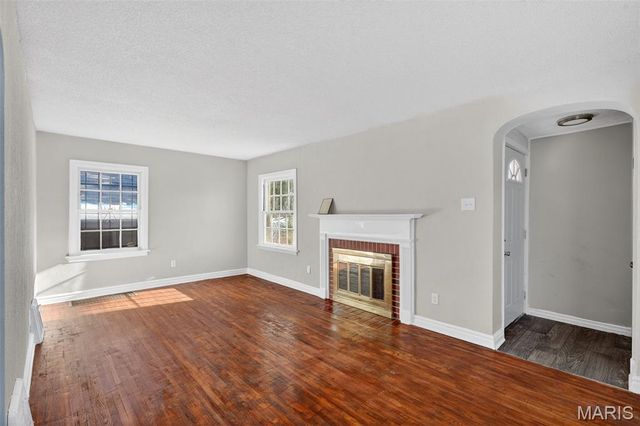 6713 Kenwood Drive, Normandy, MO 63121