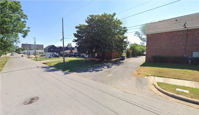 504 SW E Street, Bentonville, AR 72712