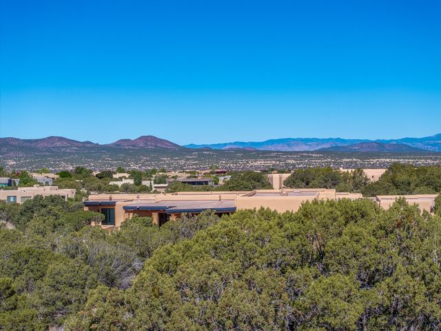 15 Rain Dance Court, Santa Fe, NM 87506