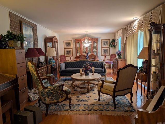 7023 W Markham, Little Rock, AR 72205