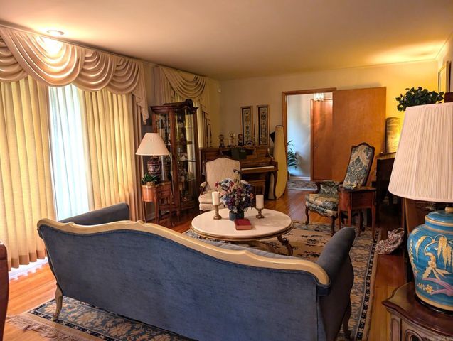 7023 W Markham, Little Rock, AR 72205