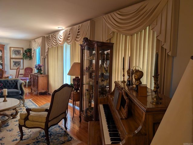 7023 W Markham, Little Rock, AR 72205