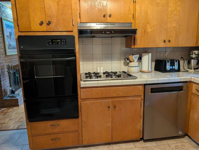 7023 W Markham, Little Rock, AR 72205