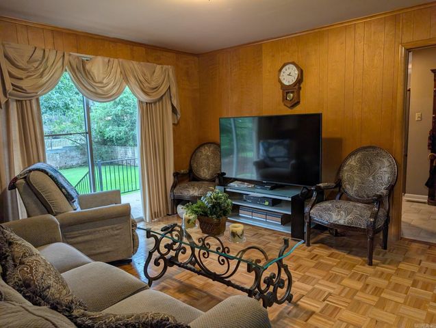 7023 W Markham, Little Rock, AR 72205