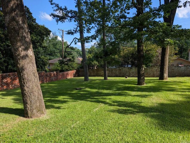 7023 W Markham, Little Rock, AR 72205