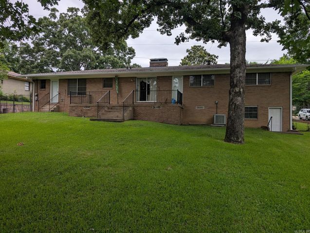 7023 W Markham, Little Rock, AR 72205