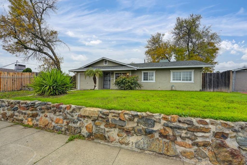 3805 A St, North Highlands, CA 95660