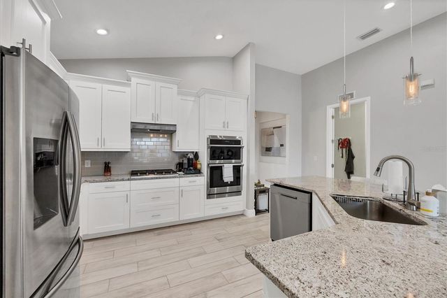 6233 CHAMPIONS ROW STREET, Bradenton, FL 34210