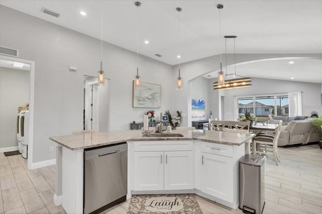 6233 CHAMPIONS ROW STREET, Bradenton, FL 34210