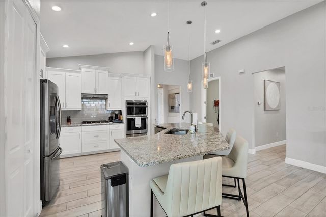 6233 CHAMPIONS ROW STREET, Bradenton, FL 34210