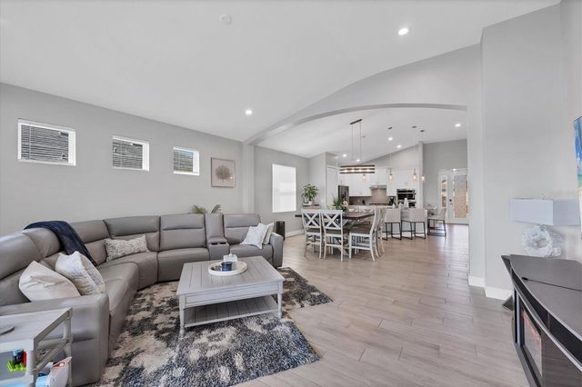 6233 CHAMPIONS ROW STREET, Bradenton, FL 34210