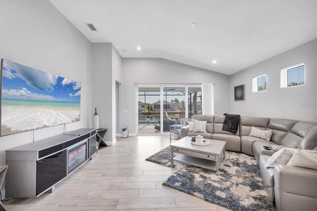 6233 CHAMPIONS ROW STREET, Bradenton, FL 34210