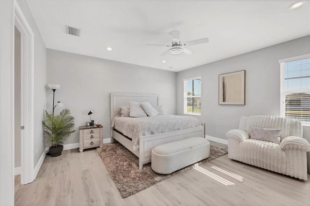 6233 CHAMPIONS ROW STREET, Bradenton, FL 34210