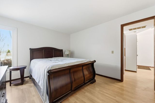 1749 Vermont Drive, Elk Grove Village, IL 60007