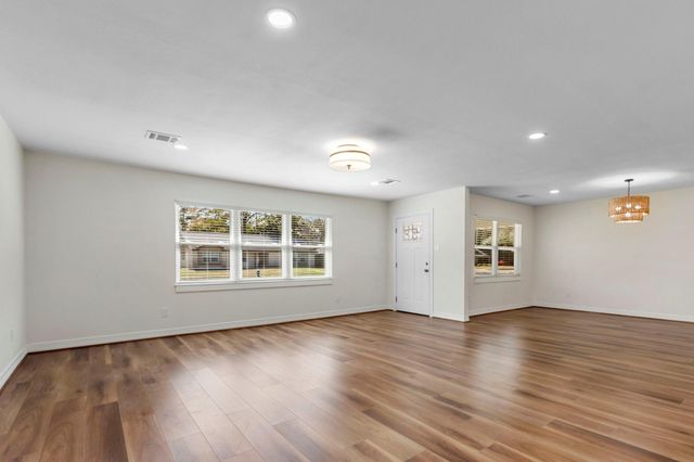 10218 Moorberry Lane, Houston, TX 77043