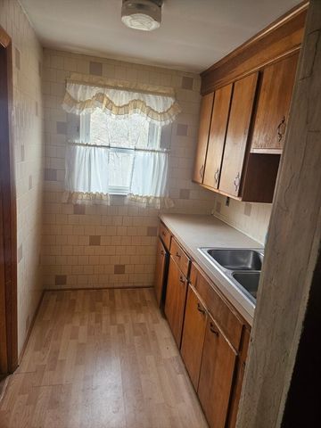 117 Bellevue Ave, Dracut, MA 01826