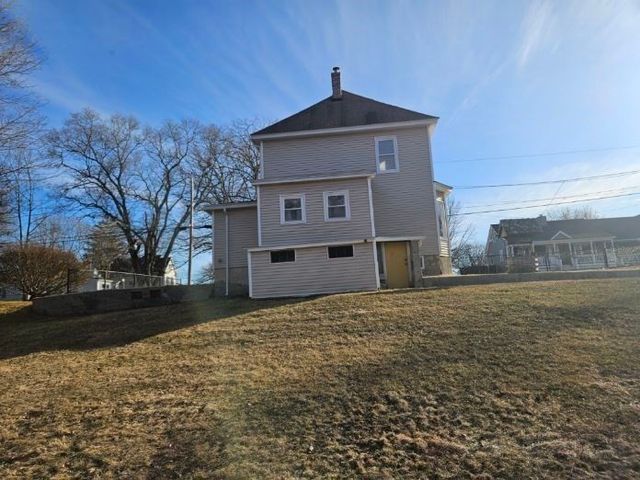 117 Bellevue Ave, Dracut, MA 01826