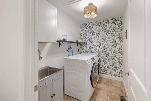 89 Blackberry Lane, South Burlington, VT 05403