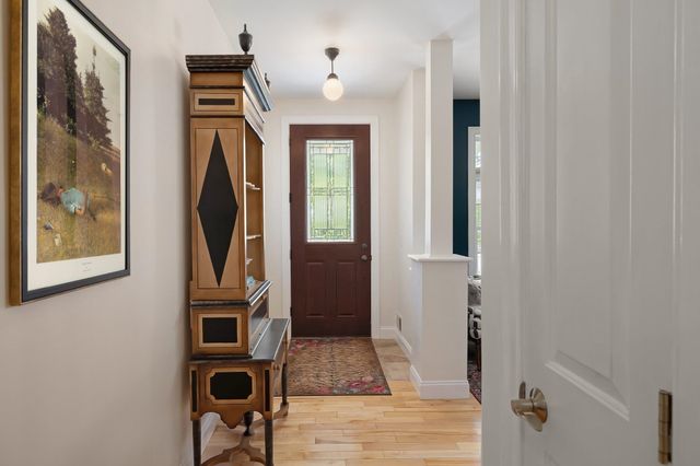 89 Blackberry Lane, South Burlington, VT 05403