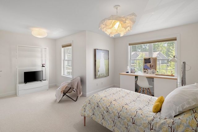 89 Blackberry Lane, South Burlington, VT 05403