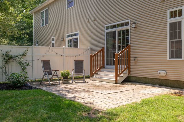 89 Blackberry Lane, South Burlington, VT 05403