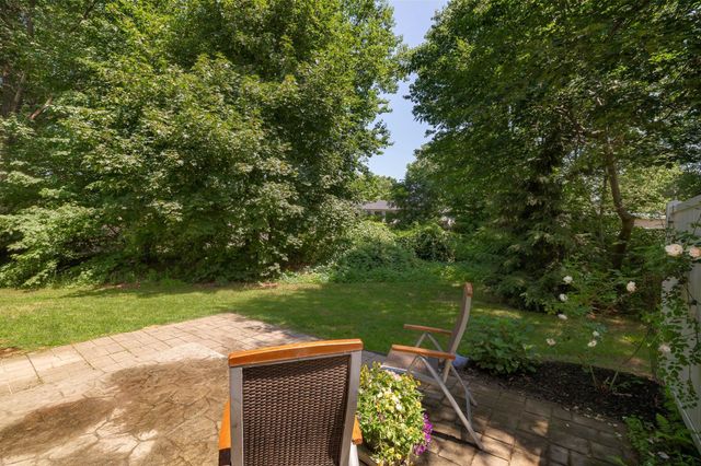 89 Blackberry Lane, South Burlington, VT 05403