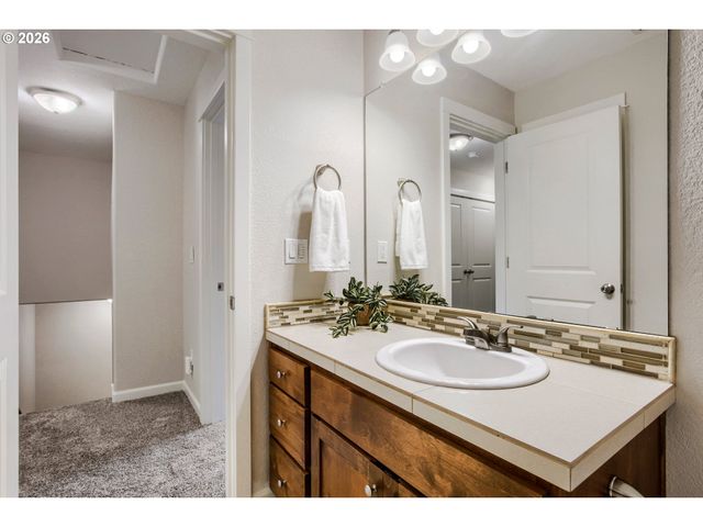 2219 Se TROLLEY LINE Ln, Milwaukie, OR 97267