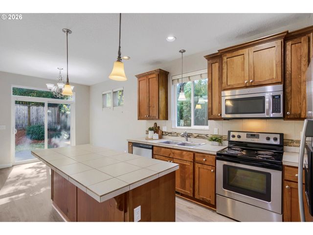 2219 Se TROLLEY LINE Ln, Milwaukie, OR 97267