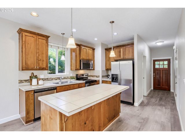 2219 Se TROLLEY LINE Ln, Milwaukie, OR 97267