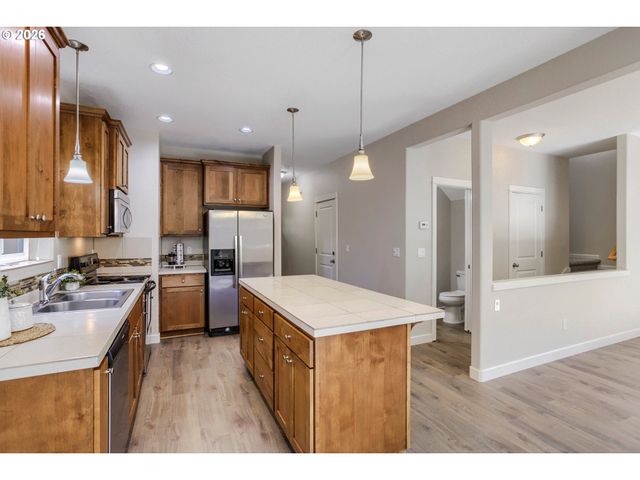 2219 Se TROLLEY LINE Ln, Milwaukie, OR 97267
