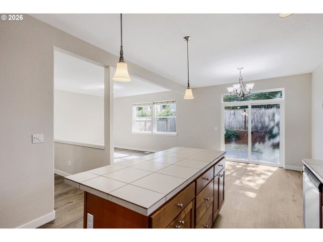 2219 Se TROLLEY LINE Ln, Milwaukie, OR 97267