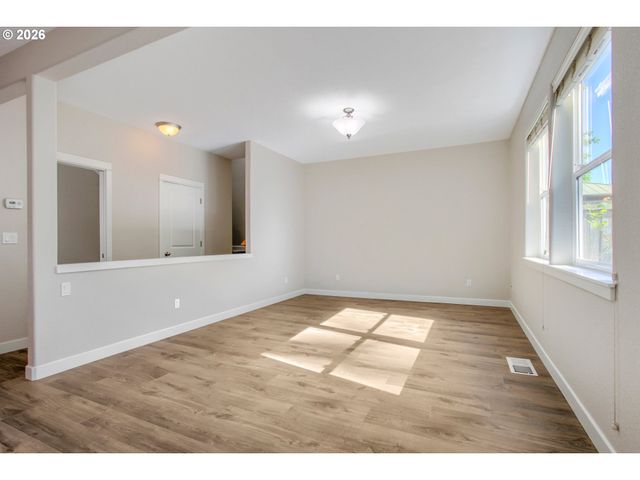 2219 Se TROLLEY LINE Ln, Milwaukie, OR 97267