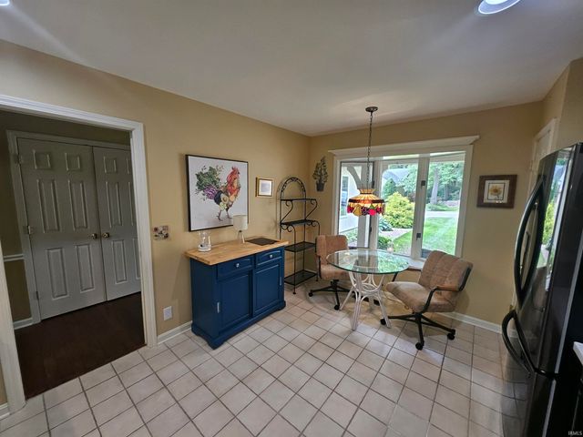 1322 Timberlake Road, Evansville, IN 47710